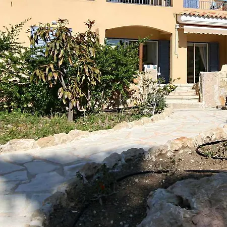 Διαμέρισμα Limnaria Gardens *
